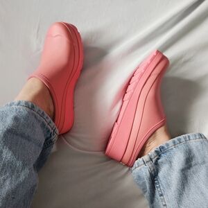 Hunter Brand pink clogs